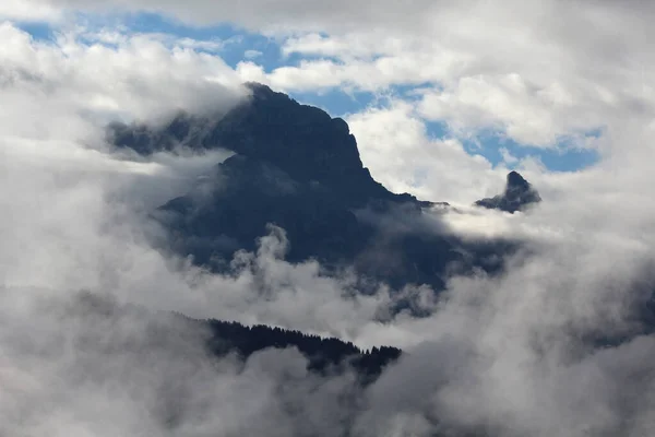 View Mountain Peak Obscured Clouds — Stock Photo, Image