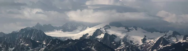 Blick Auf Berge Und Wolken — Stockfoto