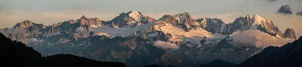 Vista Panorámica Una Cordillera Atardecer — Foto de Stock