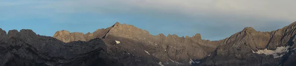 Vue Panoramique Sur Une Chaîne Montagnes — Photo
