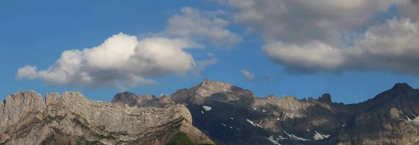 Вид Гірські Вершини Хмари — стокове фото