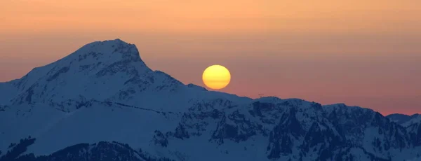 Захід Сонця Горах — стокове фото