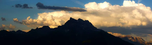 Vista Una Montaña Atardecer — Foto de Stock