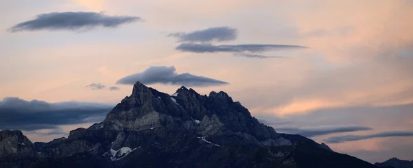 Una Cima Montaña Luz Del Atardecer — Foto de Stock
