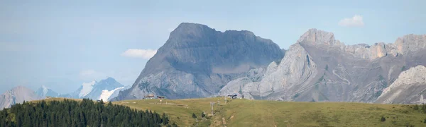 Альпійські Пейзажі Гірським Піком Влітку — стокове фото