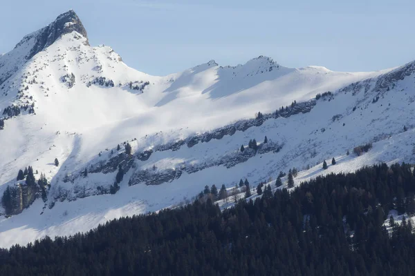 Vista Una Montaña Invierno —  Fotos de Stock