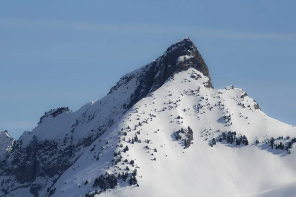 Vista Una Montaña Invierno —  Fotos de Stock
