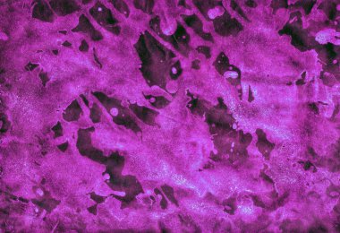 Basit soyut mor suluboya arka plan. Su sıçramaları, boya damlaları ve boya lekeleriyle elle boyanmış beton doku. Arkaplan, duvar kağıdı, kapak ve ambalaj için tasarım. 