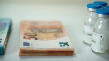 Avro kâğıt para birimi, eczane işi ve tıbbi pazarda fiyatların yükselmesiyle arka arkaya gelen çeşitli ilaç ürünleri. Pahalı sağlık tedavisi kavramı