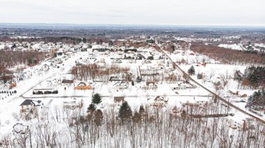 Kış Fırtınası Bailey 'nin yakınlardaki bir mahalleye attığı kar manzarası.