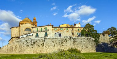 Eski Castiglione del Lago Perugia Umbria İtalya 'nın manzarası