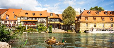 Bamberg Yukarı Franconia Bavyera 'da Regnitz kıyısında