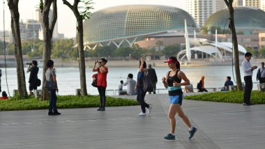 Singapur'da deniz Bay Sands çıkabilir insanlar (15-Jan-2015)