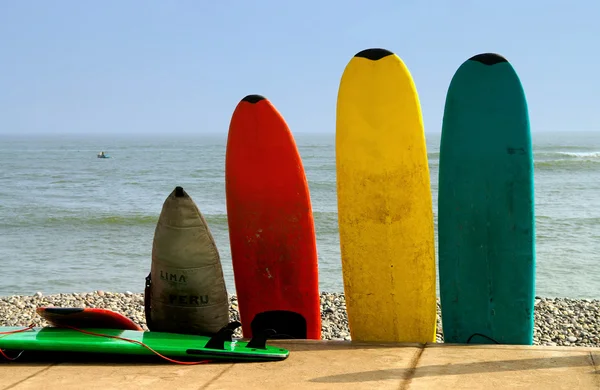 Tablas de surf Fotos De Stock Sin Royalties Gratis