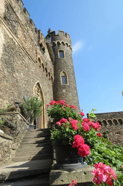 Çiçekli Kale Duvarları