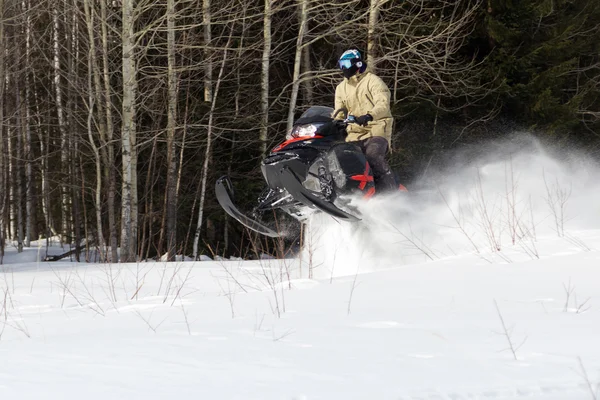 Αθλητές σε ένα snowmobile. — Φωτογραφία Αρχείου