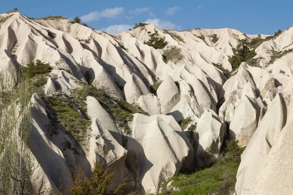 Cappadociaвеликий важкої обов'язком Конструкція фургону завантаження чоловіки в жовтий шолом. транспорт і логістика теми — Foto Stock