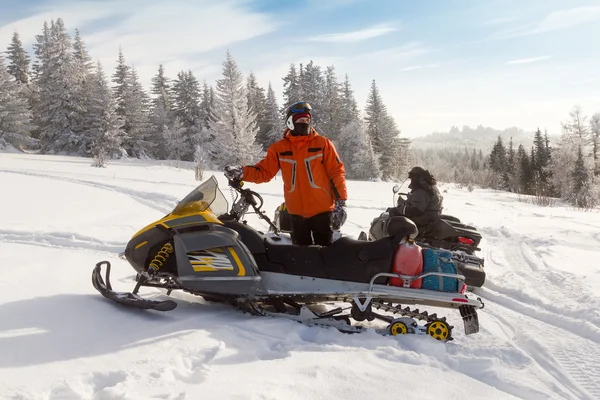 Two athletes snowmobile — Stock Photo, Image