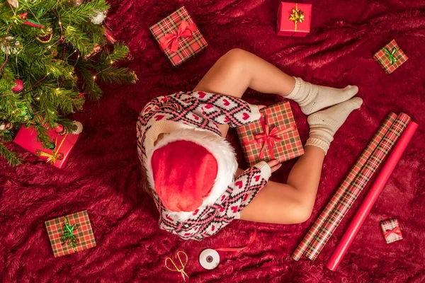 Vista Dall Alto Della Donna Cappello Rosso Babbo Natale Che — Foto Stock