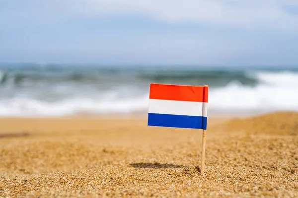 Vlag Van Nederland Vorm Van Een Tandenstoker Het Zand Van — Stockfoto