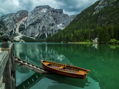 Barca del Lago di Braies