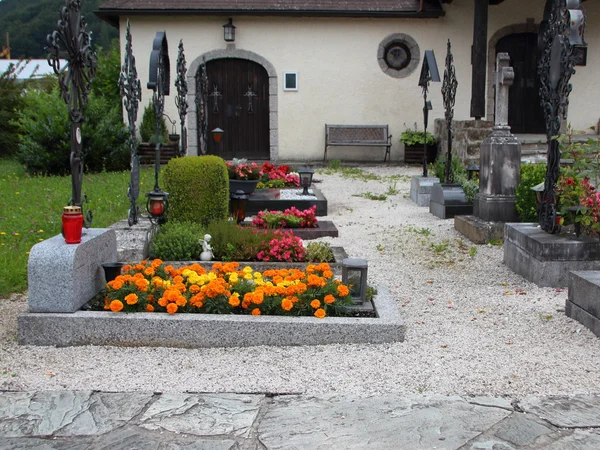 Perspective on Line of Iron Headstone at Catholic Cemetery — Stock Photo, Image