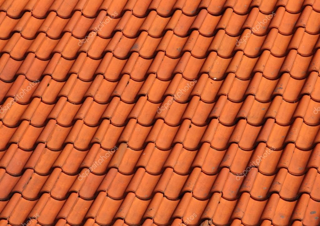 Techo de Teja arcilla vieja granja casa fondo — Foto de stock © chrisrt