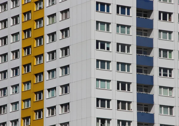 Apartamento Fachada Edifício com cores em perspectiva — Fotografia de Stock