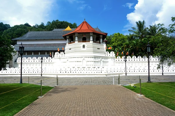 Temple Of The Sacred Tooth Relic, Sri Lanka — Stock Photo, Image