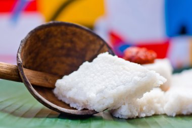 Kiribath, süt pirinç bir geleneksel Sri Lankalı besindir