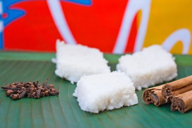 Kiribath, süt pirinç bir geleneksel Sri Lankalı besindir