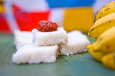 Kiribath, süt pirinç bir geleneksel Sri Lankalı besindir