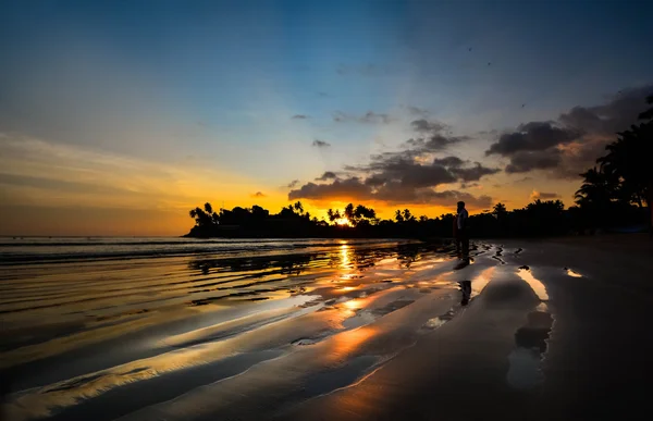 Praia tropical bonita em Sri lanka — Fotografia de Stock