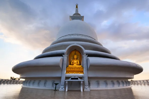 Japanese Peace Pagoda In Rumassala, Sri Lanka Rechtenvrije Stockafbeeldingen