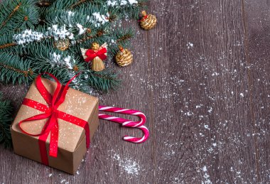 Noel hediyeler, Noel ağaçları ve dekor