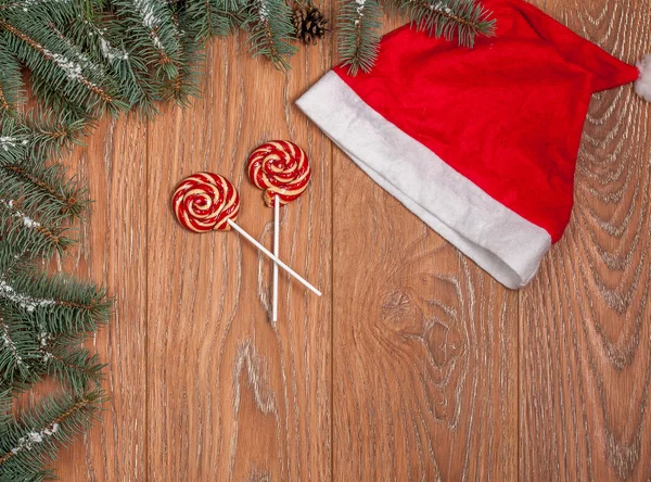 Decoración colorida de Navidad y sombrero de santa — Foto de Stock