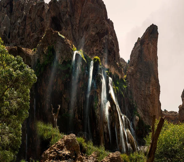 Cascade Margoon Iran Vue Sur Haute Cascade Entourée Montagnes Forteresse — Photo