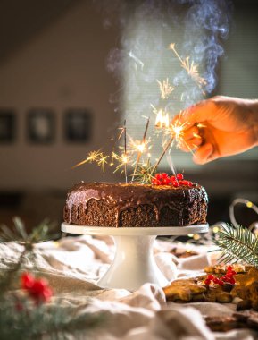 Geleneksel Xmas sembolleri şeklinde ev yapımı zencefilli kek - şeker kamışı, zencefilli ekmek adam, xmas ağacı