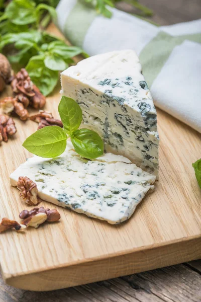 Fourme Ambert Blue Cheese Walnuts Wooden Background Top View — Stock Photo, Image