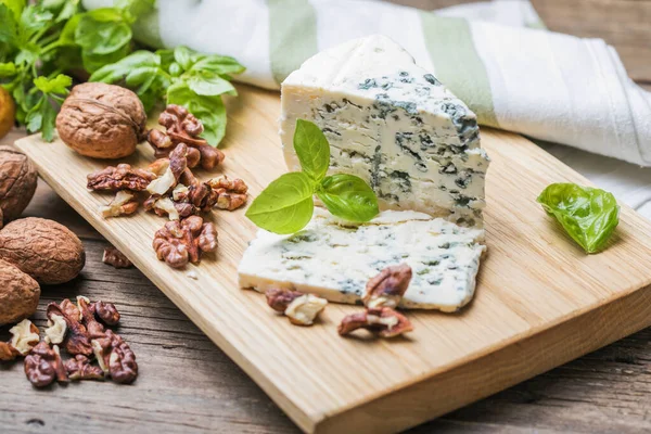 Fourme Ambert Blue Cheese Walnuts Wooden Background Top View — Stock Photo, Image