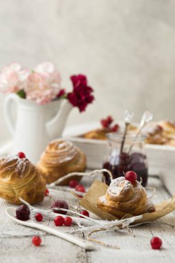 - Mantarlı çörekler.