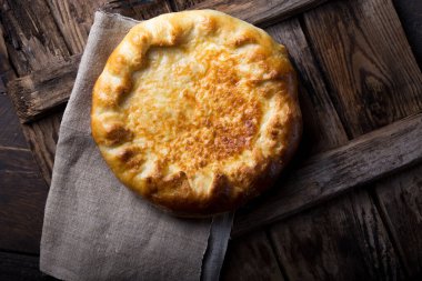 Ajarian geleneksel yassı ekmeği - khachapuri ya da hachapuri