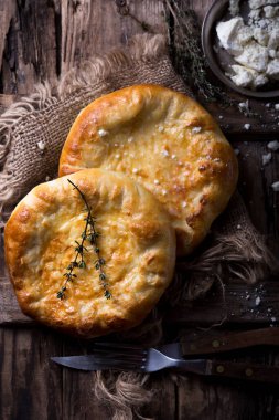 Ajarian geleneksel yassı ekmeği - khachapuri ya da hachapuri