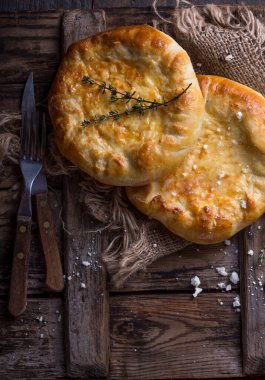 Ajarian geleneksel yassı ekmeği - khachapuri ya da hachapuri