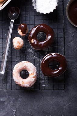 Lezzetli geleneksel çörekleri kapatın.
