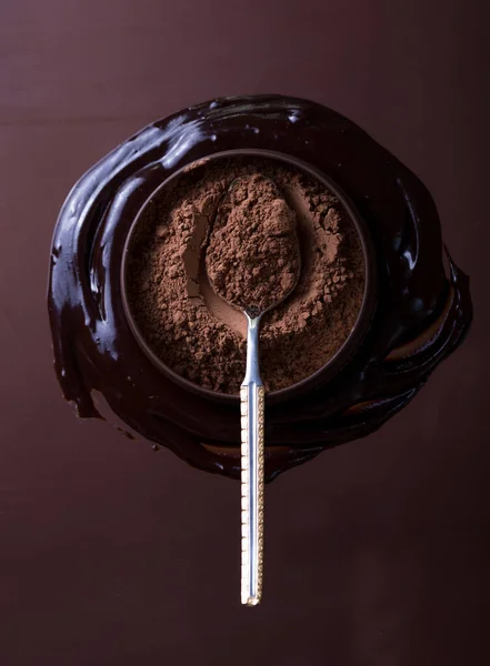 Kakao Proszku Misce Ziaren Kakao Brązowej Tapecie — Zdjęcie stockowe