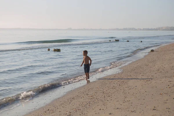 Happy Little Kid Boy Running Beach Sea Funny Cute Child — Stock Photo, Image