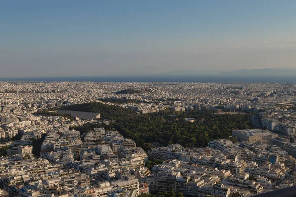 Akropol Aten Widziany Philopappos Hill Widokiem Miasto Góry Grecja — Zdjęcie stockowe