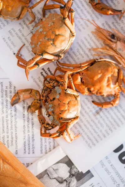 Bovenaanzicht Van Krabben Verse Zeevruchten Een Witte Achtergrond — Stockfoto