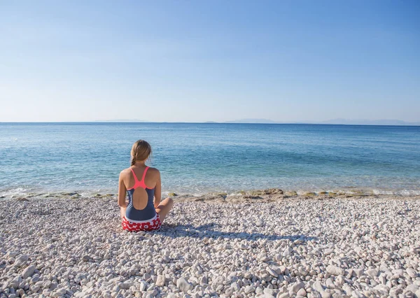 Woman Enjoy Tropical Vacation Resting Relaxing Beach Sea Greece — Stock Photo, Image